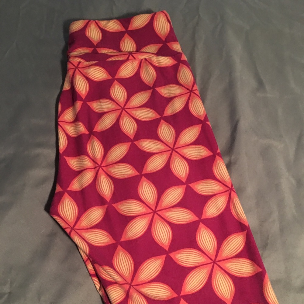 LuLaRoe Pink Flower Leggings